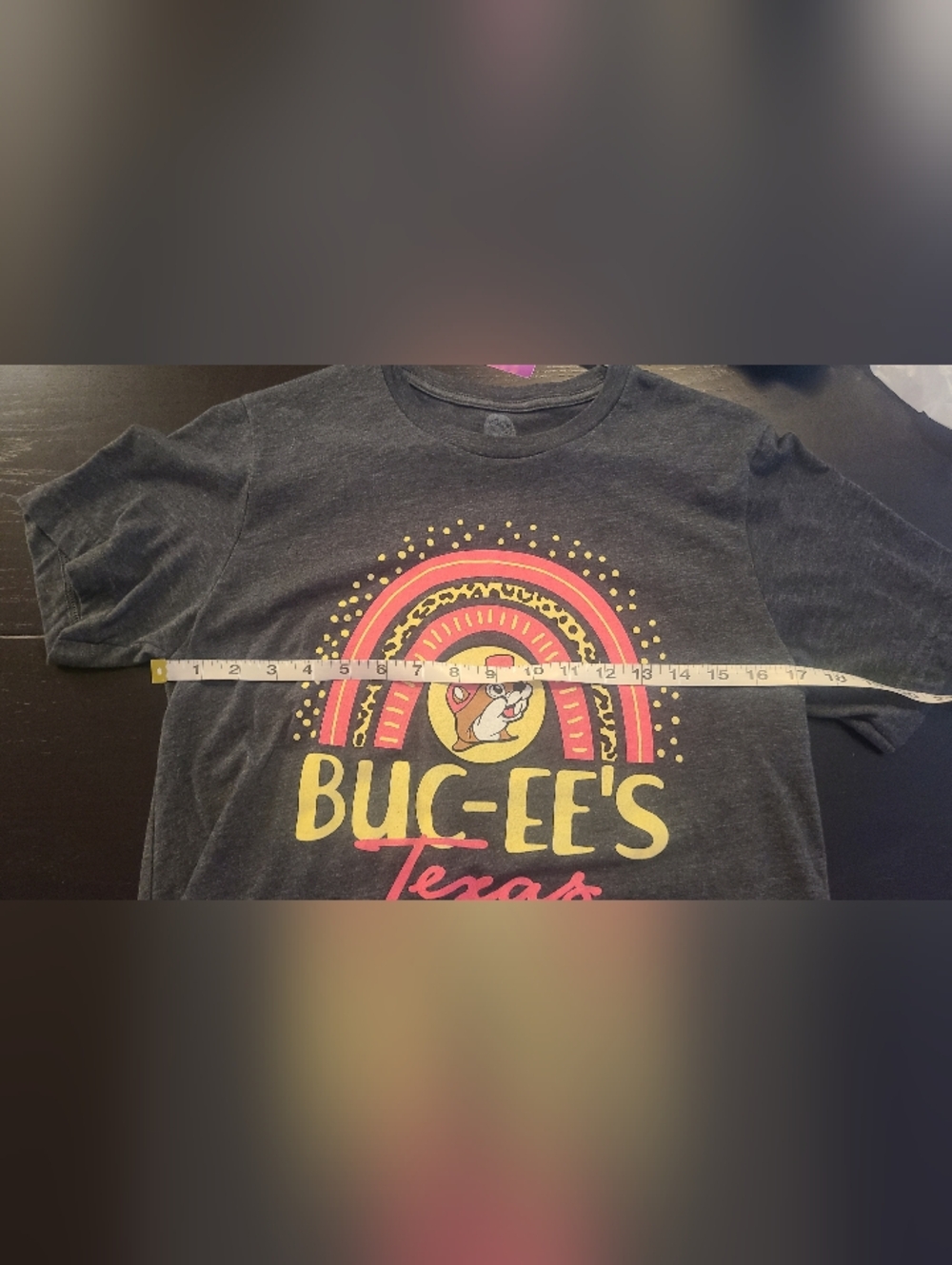 #32 - NWOT Buc-ee's Grey T Shirt - Med - Picture 7 of 10